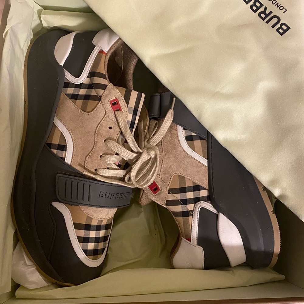 Burberry sneakers - Picture 11 of 13